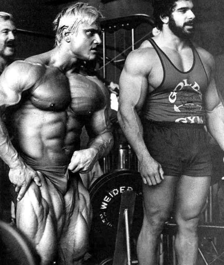 Tom Platz al lado del también famoso culturista Lou Ferrigno