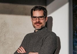 El Dr. David López, en su centro menteAmente.