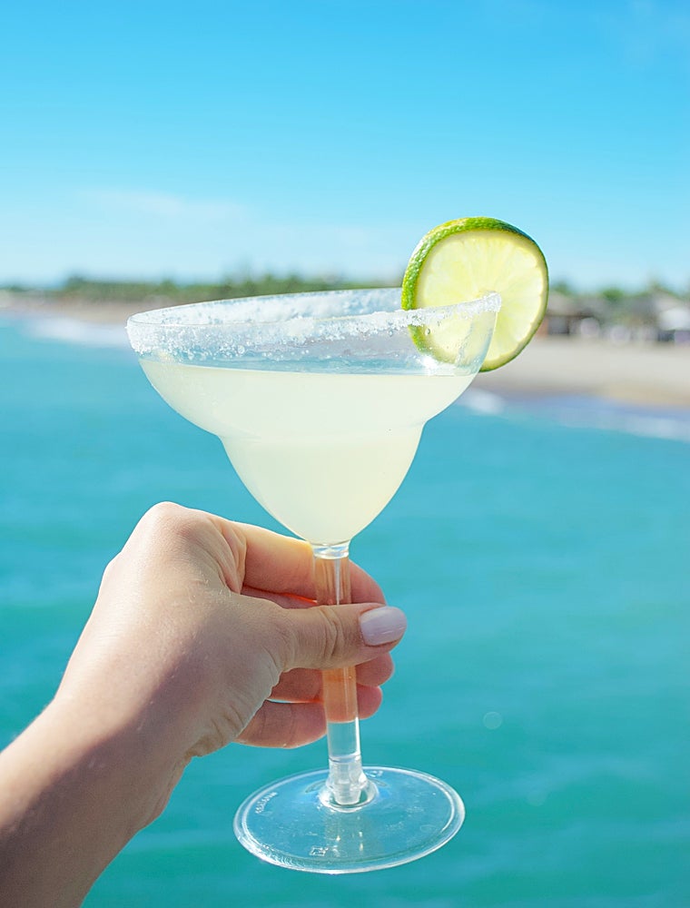 Aunque parezca un gran aliado, el alcohol hace que distorsionemos la realidad si no controlamos la cantidad ingerida