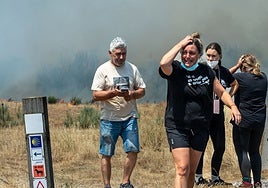 Tres psicólogas desvelan qué pasa en la mente de las personas que viven de cerca un incendio