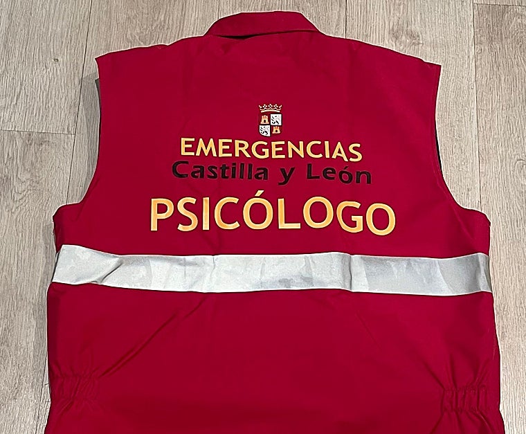 Fotografía del chaleco de los miembros del Grupo de Intervención Psicológica en Desastres y Emergencias (GRIPDE del Colegio Oficial de Psicología de Castilla y León.