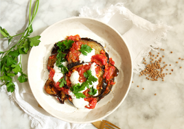 Borani o berenjenas guisadas con tomate: la receta sabrosa perfecta para el verano