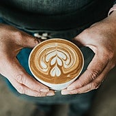 Alternativas estimulantes y saludables para sustituir el café