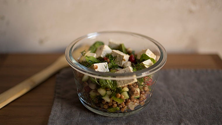 Ensalada de lentejas y tofu