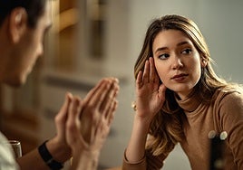 Señales de que alguien está evitando un tema delicado