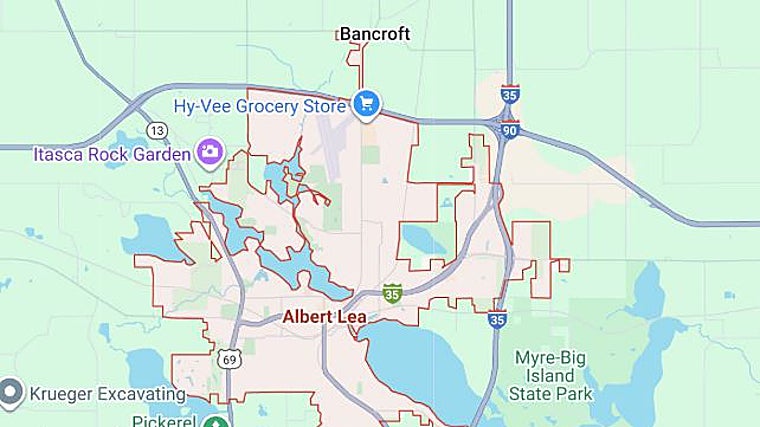 Mapa de Albert Lea, en el centro el lago rodeado por el 'Paseo de las Zonas Axules' en el que se puede caminar cómodamente a lo largo de unos ocho kilómetros