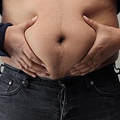 Luis Gil, dietista especialista en microbiota, explica cómo adelgazar la barriga si tienes más de 40 años