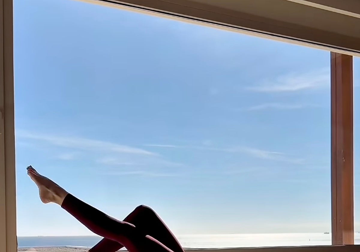 Crys Dyaz, entrenadora personal: «Para fortalecer glúteos no todo es levantar kilos, se puede trabajar sin material con tu propio peso y así mejoras la estabilidad»