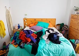 Alfonso Ruiz, doctor por Oxford, sobre el desorden: «Tu habitación no es solo un lugar, es un espejo silencioso de cómo habitas tu vida»