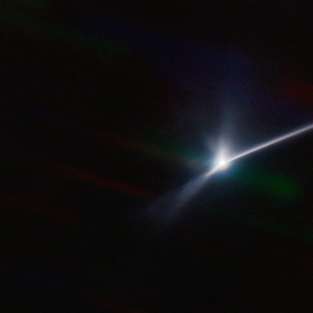 Nuevas imágenes tras el impacto de DART en Dimorphos: al asteroide le ha brotado una 'cola'