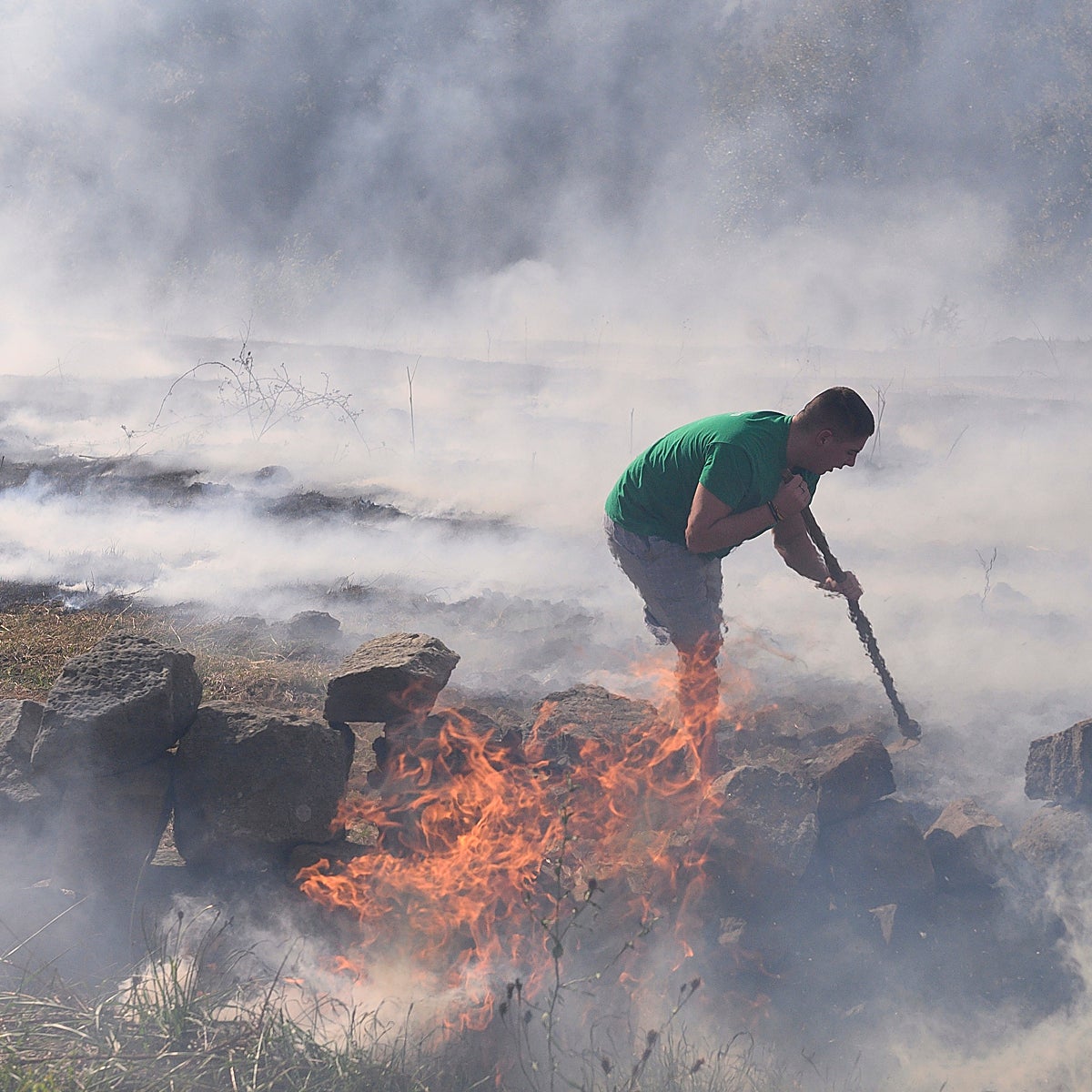 La lluvia da una tregua en los incendios del norte de España
