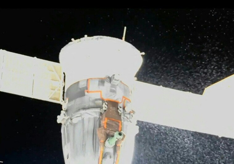 Un micrometeorito pudo ser la causa de una impresionante fuga en una nave rusa acoplada a la estación espacial