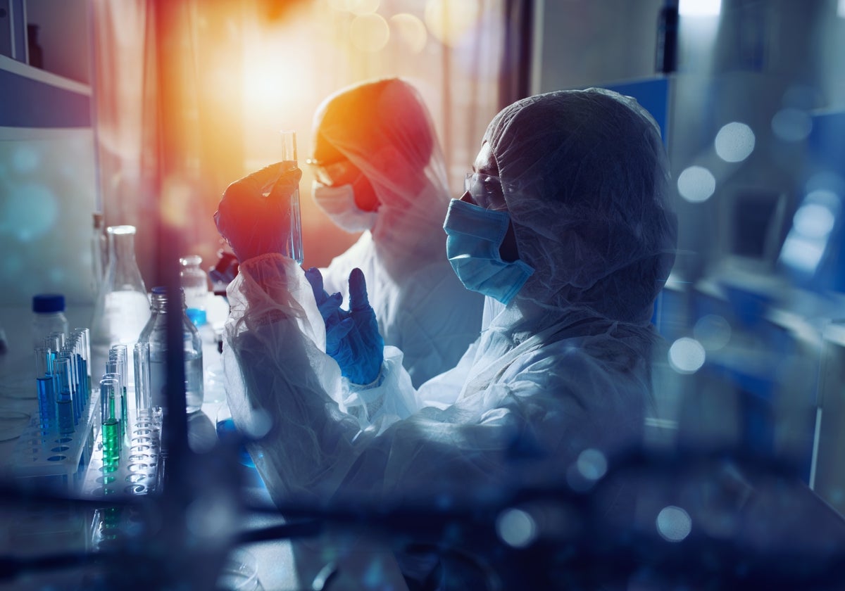 Investigadores en un laboratorio