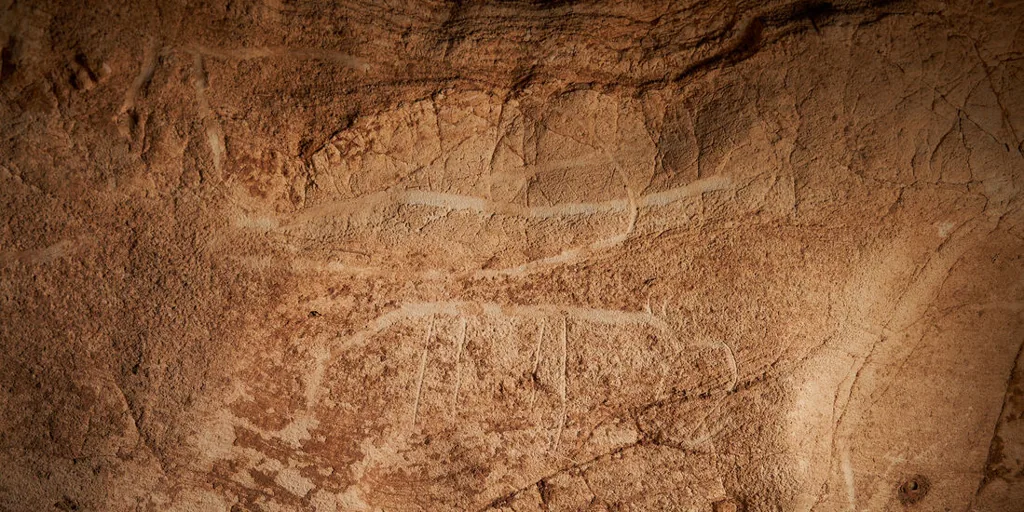 They find a hundred prehistoric engravings in a cave in Tarragona