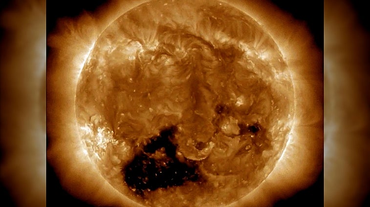 Así se ve un agujero coronal, el fenómeno que provoca las tormentas solares