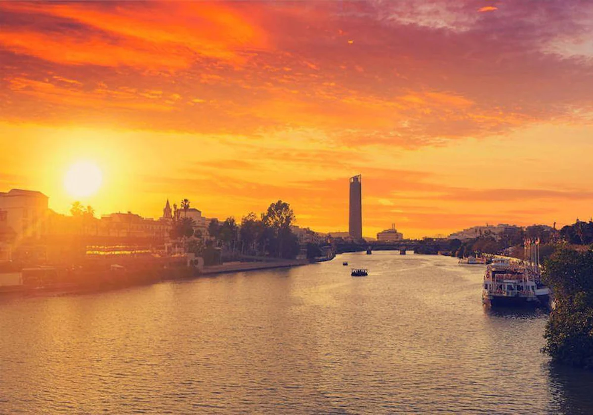 Atardecer en Sevilla visto desde el Puente de San Telmo