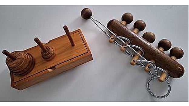 Rompecabezas combinatoriosla: la torre de Hanoi y los anillos de Cardano