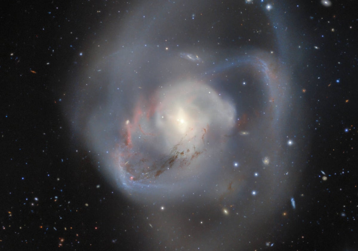 NGC 7727, una nueva galaxia formada tras la colisión de dos galaxias espirales, fotografiada por el telescopio Gemini Sur