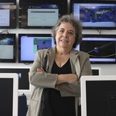 La astrofísica Ana Inés Gómez de Castro, en una sala de control de misiones espaciales de la Universidad Complutense de Madrid