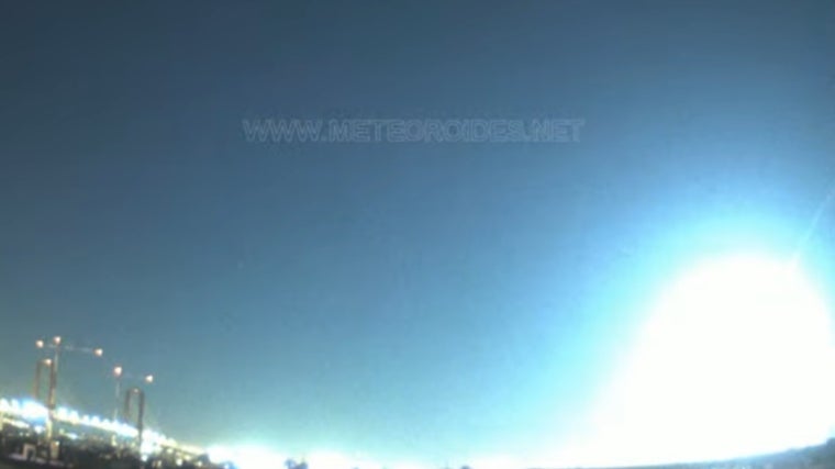 Paso del meteorito, captado por el sistema de detección del proyecto SMART