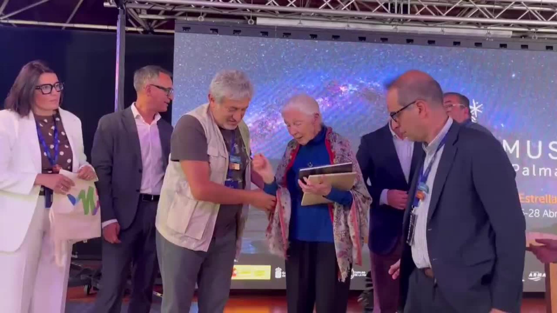Jane Gooldall ya tiene su estrella en el paseo de la Ciencia de La Palma