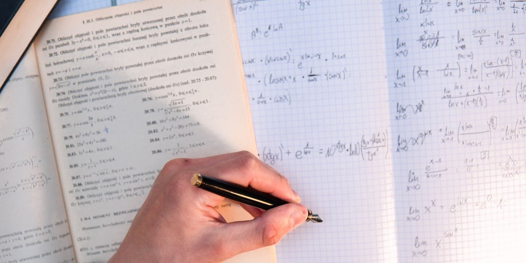 数学で改善するための脳内の電気ダウンロード