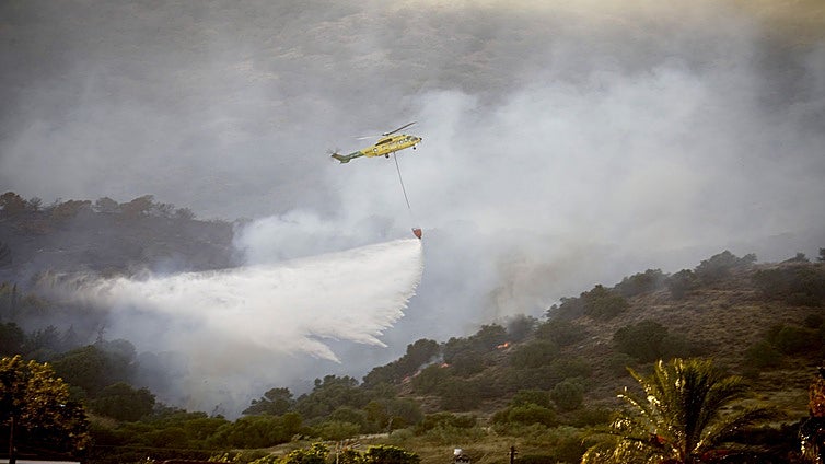 Los pilotos critican «falta de previsión y planificación» en los incendios y se oponen a que se amplíe el límite de horas de vuelo