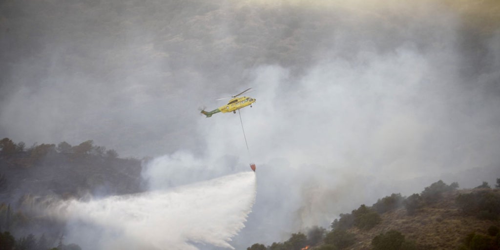 Los pilotos critican «falta de previsión y planificación» en los incendios y se oponen a que se amplíe el límite de horas de vuelo