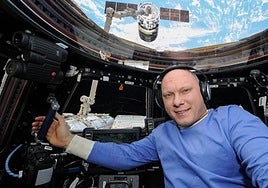 Retiran a un cosmonauta ruso de una misión a la estación espacial por supuesto espionaje a las naves de Elon Musk