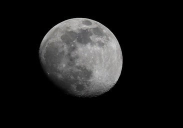 Superluna de diciembre 2025 hoy: a qué hora es, cómo y dónde verla en España