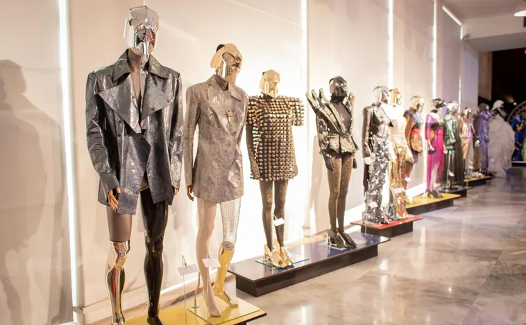 La influencia de los robots y la estética futurista en la moda italiana