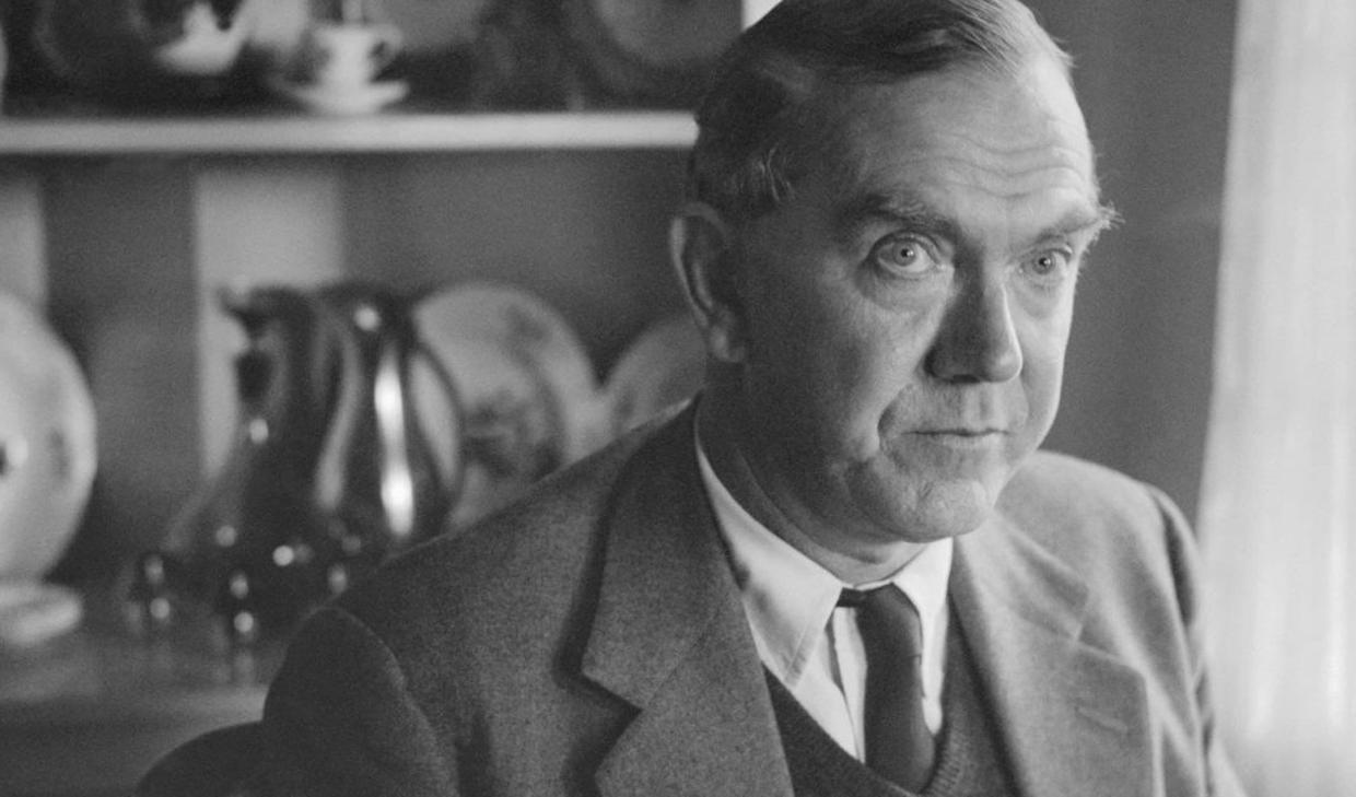 El escritor británico Graham Greene