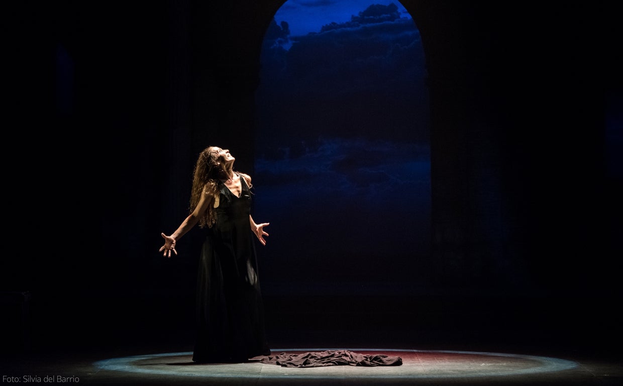 Helena Martín (Medea), durante la escena del conjuro