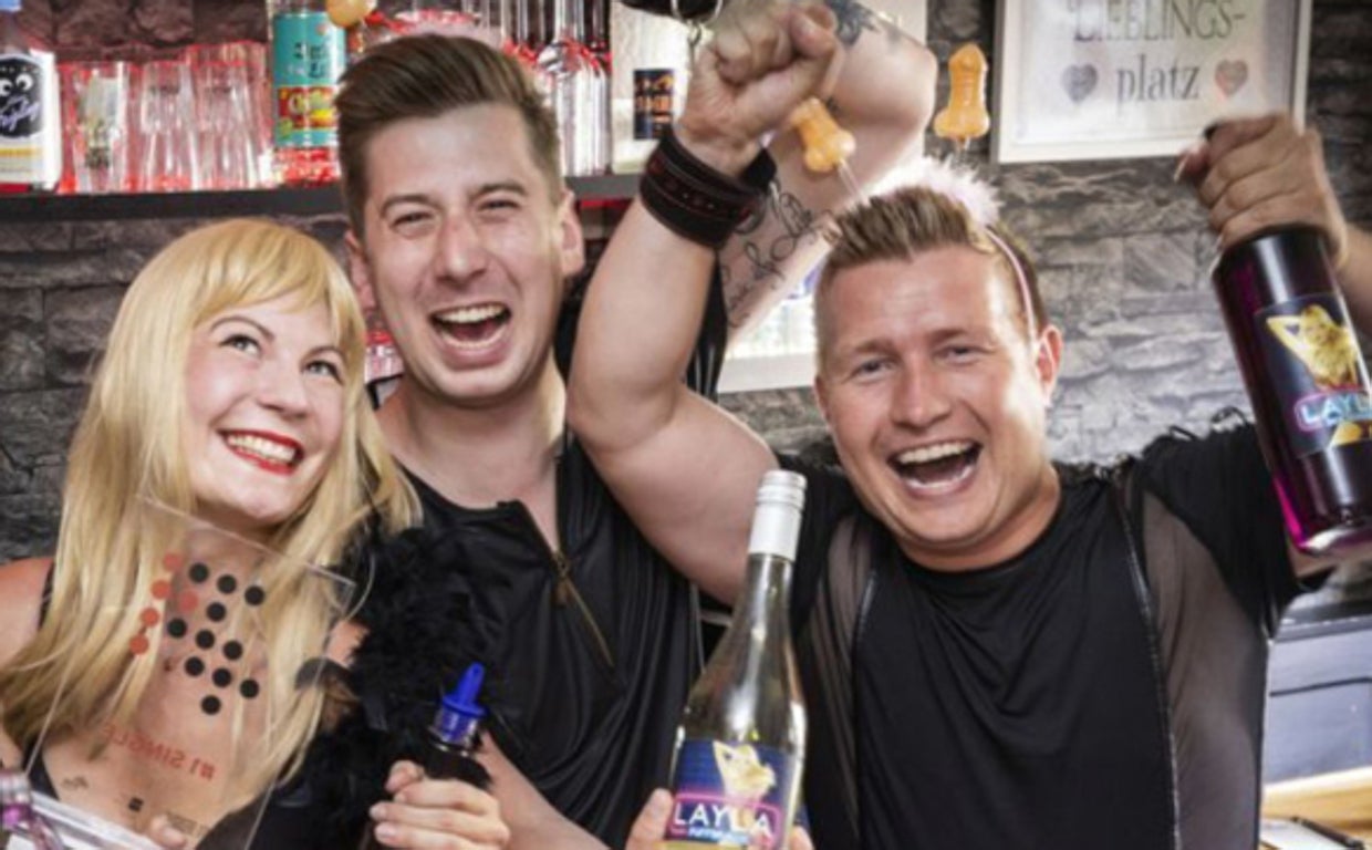 DJ Robin y Schürze (izquierda y derecha) llevan días en el foco de las críticas por su tema 'Layla'