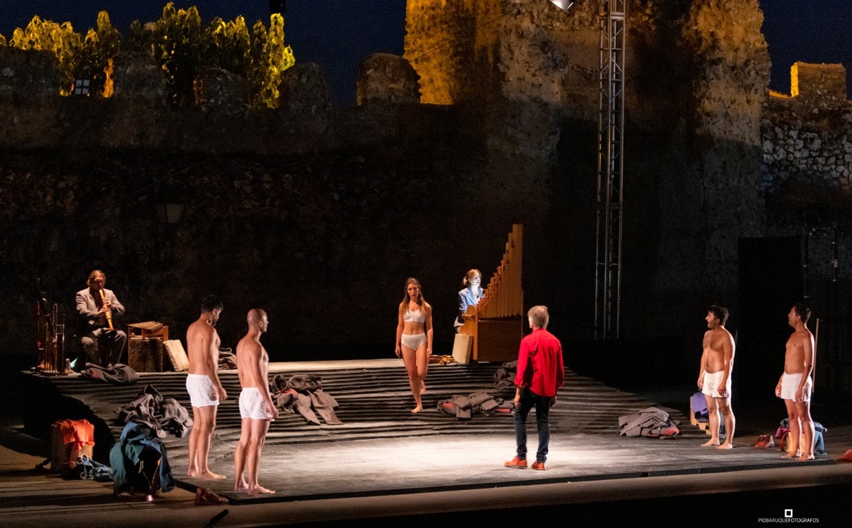 Una escena de 'Numancia', de Cervantes, a cargo de Nao d'Amores