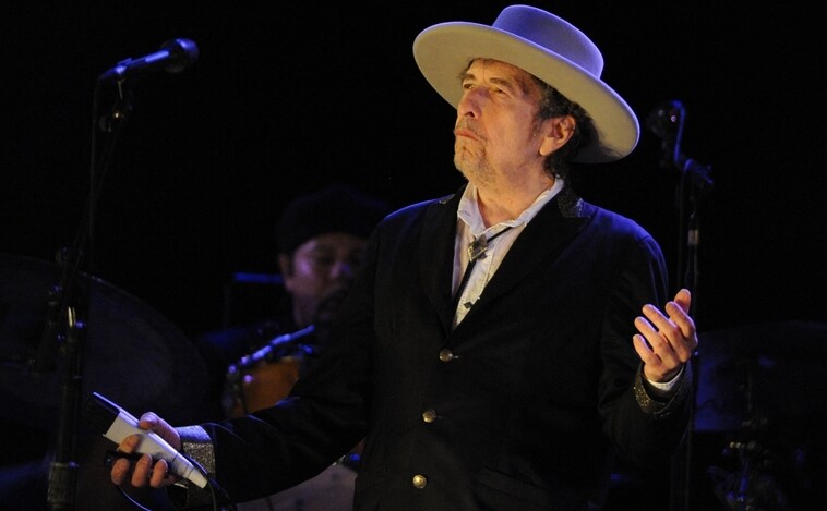 La mujer que acusó a Bob Dylan de agresión sexual retira su denuncia