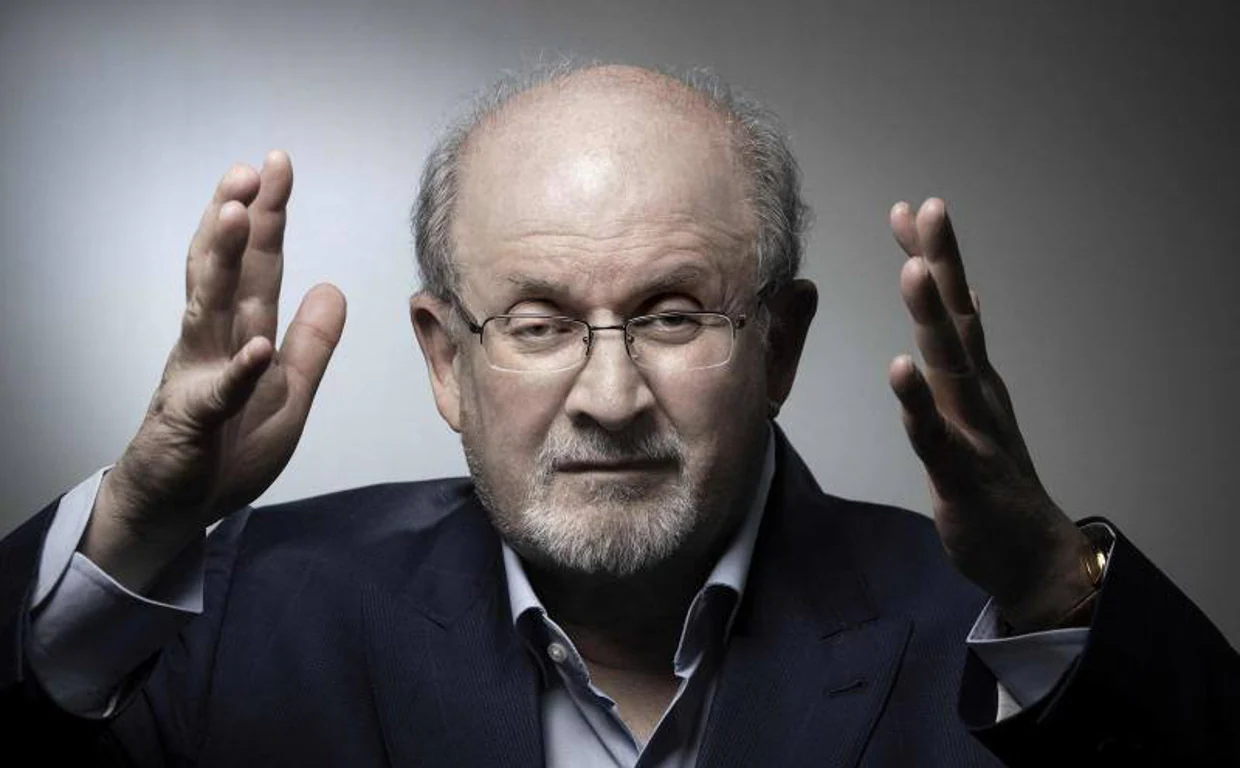 El escritor Salman Rushdie