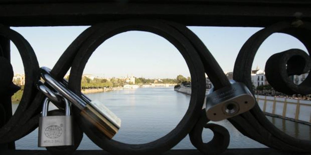 The padlock bridge TIme News