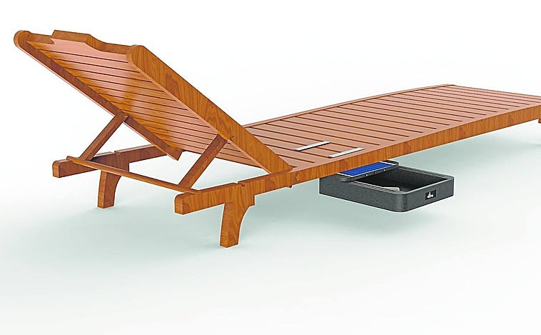 Los últimos inventos de los españoles: bañadores flotantes y máquinas de abrazos