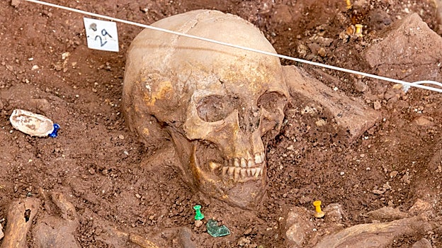 Restos hallados en la necrópolis medieval