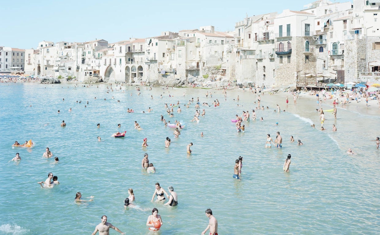 Imagen de Massimo Vitali, que expone en la Biblioteca central de Cantabria