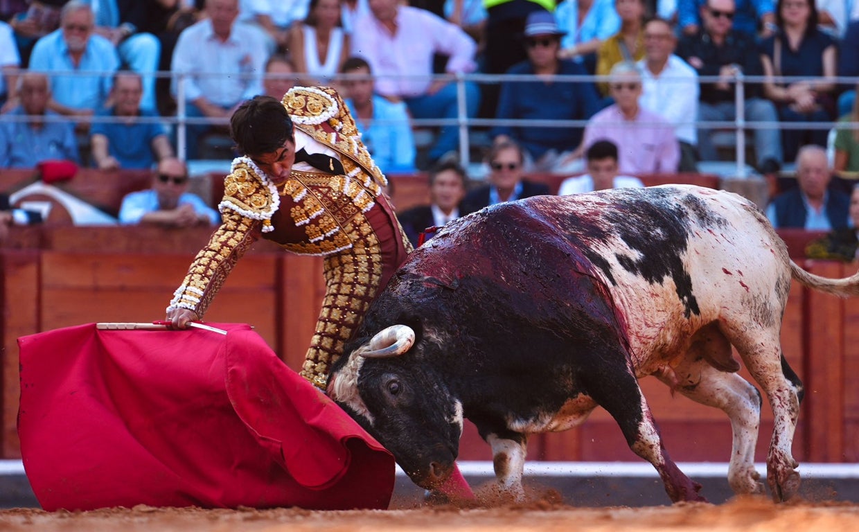 Derechazo de López Chaves al segundo