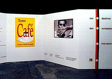 Imagen secundaria 1 - En las imágenes, algunas de las obras más críticas con las políticas migratorias de Rogelio López Cuenca