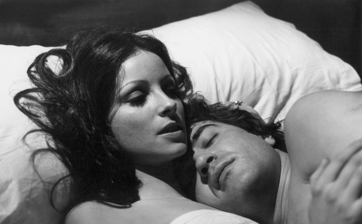 Los actores Patxi Andión y Amparo Muñoz en la película «La otra alcoba» del director Eloy de la Iglesia