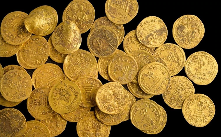 Hallan un tesoro de 44 monedas de oro bizantinas en Israel