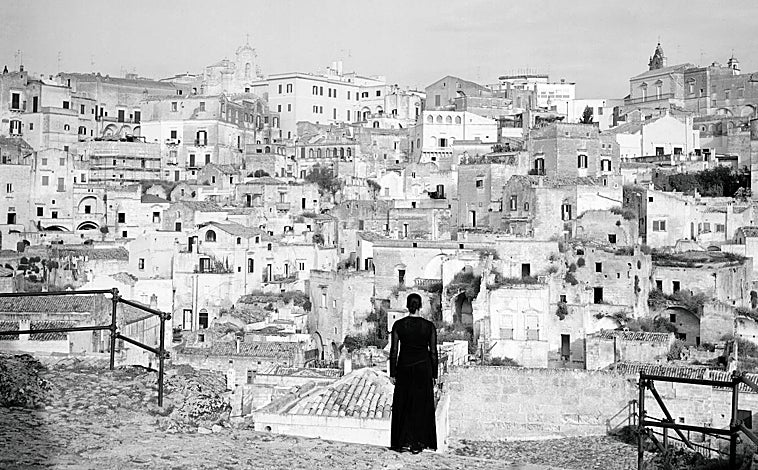 Imagen principal - Tres instituciones, Fundación Mapfre, Foto Colectania y MACBA, se han aliado para orquestar la primera gran retrospectiva dedicada a la fotógrada estadounidense