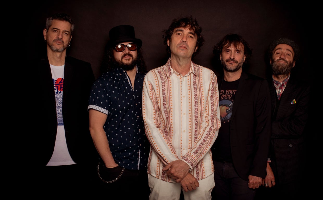 El grupo 'La Cabra Mecánica', con Lichis al frente