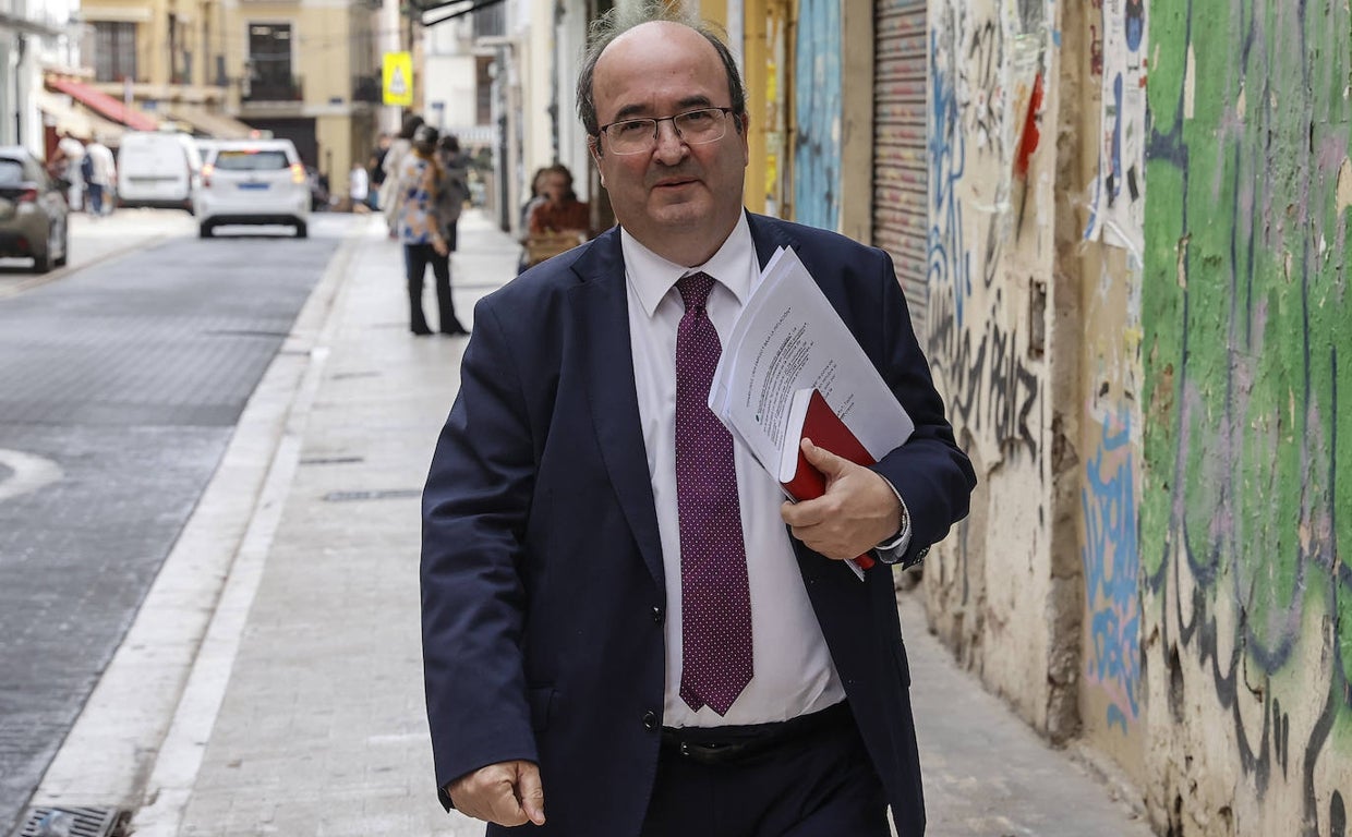 Miquel Iceta, ministro de Cultura, ayer en Valencia