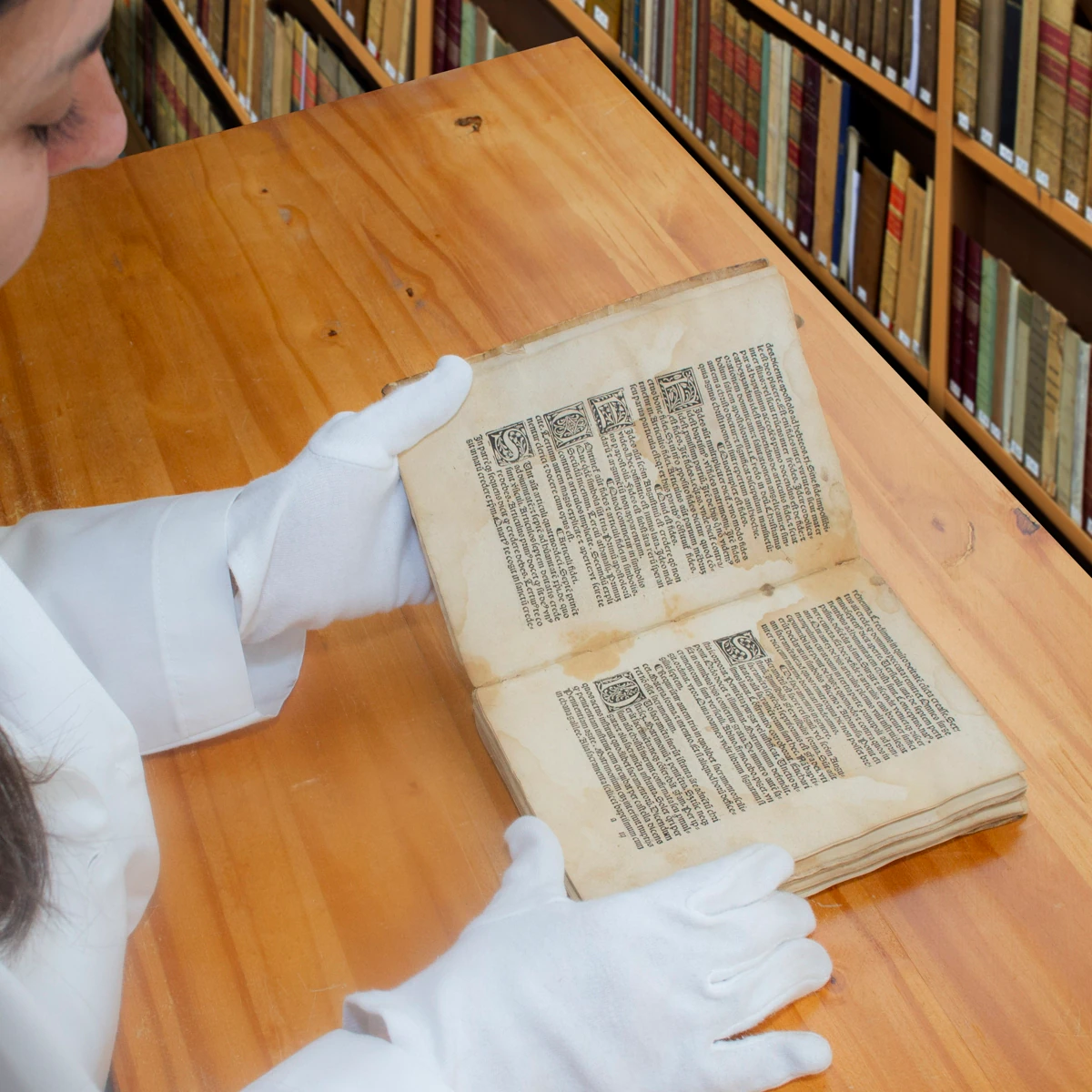 Hallan entre los fondos de una biblioteca del CSIC un libro del siglo XVI único en el mundo