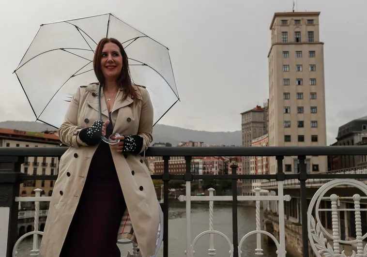 'Esperando al diluvio', de Dolores Redondo, un asesino en serie en el Bilbao de los años de plomo